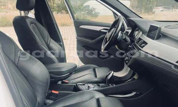 Dieundeu Occasion BMW X1 White Auto in Dakar in Dakar Dieundeu Occasion BMW X1 White Auto in Dakar in Dakar