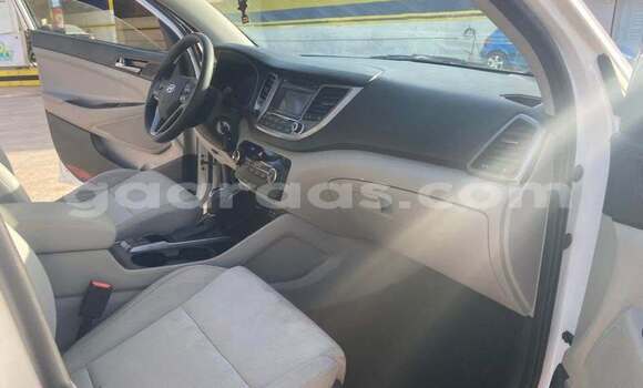 Dieundeu Occasion Hyundai Tucson White Auto in Dakar in Dakar Dieundeu Occasion Hyundai Tucson White Auto in Dakar in Dakar