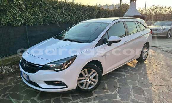 Dieundeu Occasion Opel Astra White Auto in Dakar in Dakar Dieundeu Occasion Opel Astra White Auto in Dakar in Dakar