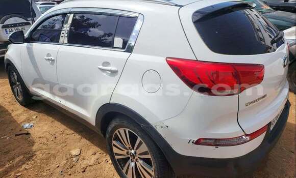 Dieundeu Occasion Kia Sportage White Auto in Dakar in Dakar Dieundeu Occasion Kia Sportage White Auto in Dakar in Dakar