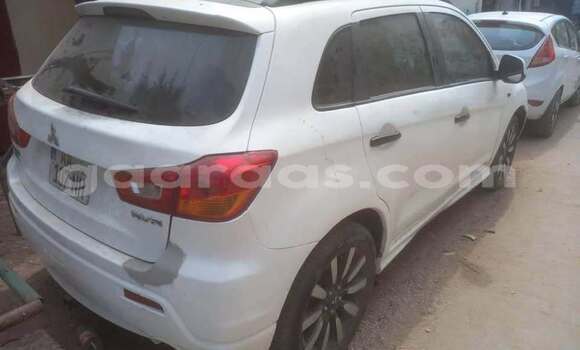 Dieundeu Occasion Mitsubishi RVR White Auto in Dakar in Dakar Dieundeu Occasion Mitsubishi RVR White Auto in Dakar in Dakar