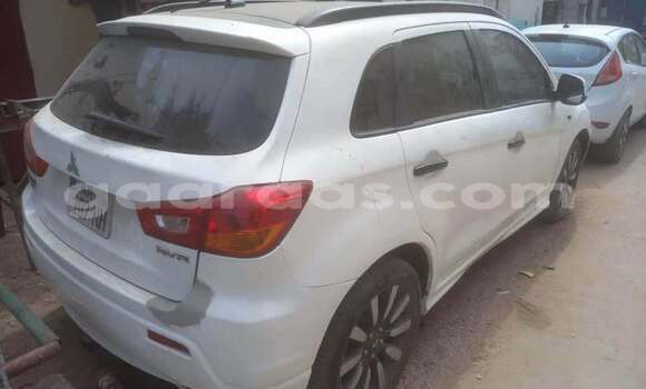 Dieundeu Occasion Mitsubishi RVR White Auto in Dakar in Dakar Dieundeu Occasion Mitsubishi RVR White Auto in Dakar in Dakar