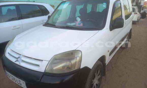Dieundeu Occasion Citroen Berlingo White Auto in Dakar in Dakar Dieundeu Occasion Citroen Berlingo White Auto in Dakar in Dakar