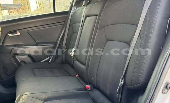 Dieundeu Occasion Kia Sportage Silver Auto in Dakar in Dakar Dieundeu Occasion Kia Sportage Silver Auto in Dakar in Dakar