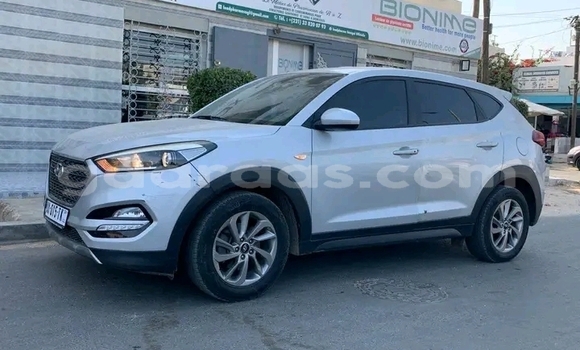 Buy Used Hyundai Tucson White Car in Dakar in Dakar Buy Used Hyundai Tucson White Car in Dakar in Dakar