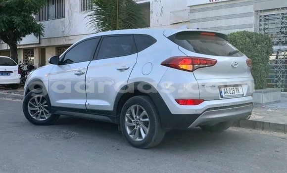 Buy Used Hyundai Tucson White Car in Dakar in Dakar Buy Used Hyundai Tucson White Car in Dakar in Dakar
