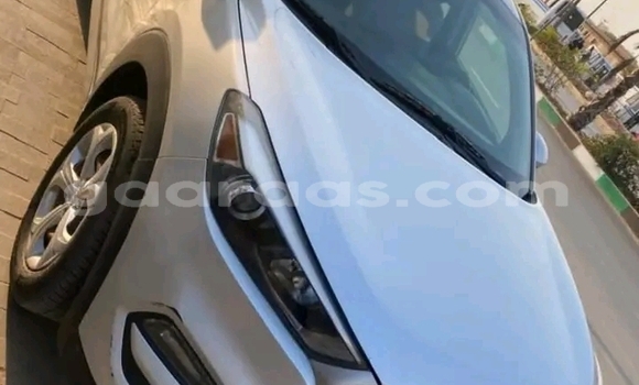 Buy Used Hyundai Tucson White Car in Dakar in Dakar Buy Used Hyundai Tucson White Car in Dakar in Dakar