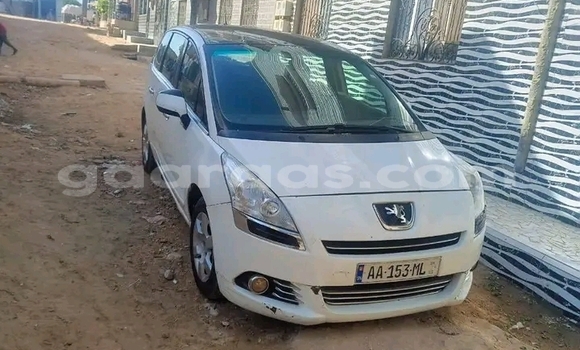 Acheter Occasion Voiture Peugeot 5008 Blanc à Dakar, Dakar Acheter Occasion Voiture Peugeot 5008 Blanc à Dakar, Dakar