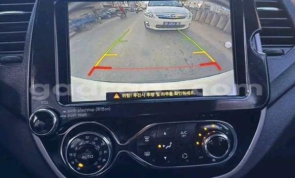 Buy Used Renault Captur White Car in Dakar in Dakar Buy Used Renault Captur White Car in Dakar in Dakar