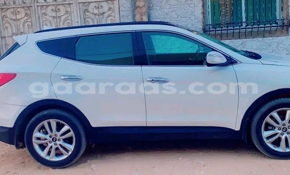 Buy Used Hyundai Santa Fe White Car in Dakar in Dakar Buy Used Hyundai Santa Fe White Car in Dakar in Dakar