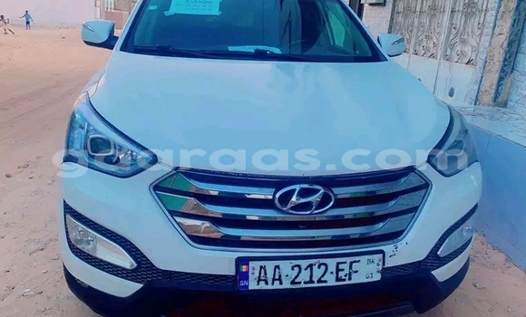Buy Used Hyundai Santa Fe White Car in Dakar in Dakar Buy Used Hyundai Santa Fe White Car in Dakar in Dakar