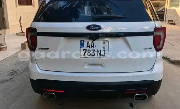 Buy Used Ford Explorer White Car in Dakar in Dakar Buy Used Ford Explorer White Car in Dakar in Dakar