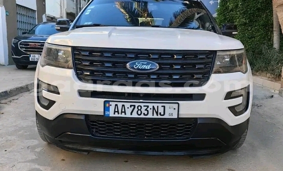Buy Used Ford Explorer White Car in Dakar in Dakar Buy Used Ford Explorer White Car in Dakar in Dakar