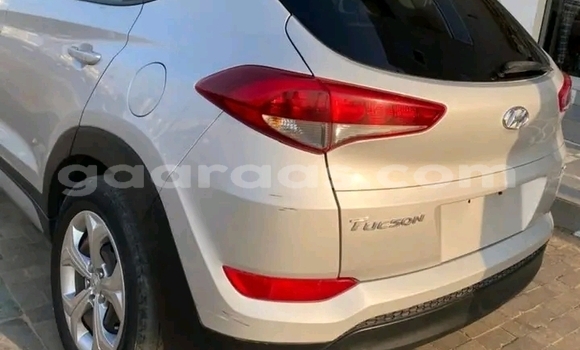 Buy Used Hyundai Tucson White Car in Dakar in Dakar Buy Used Hyundai Tucson White Car in Dakar in Dakar
