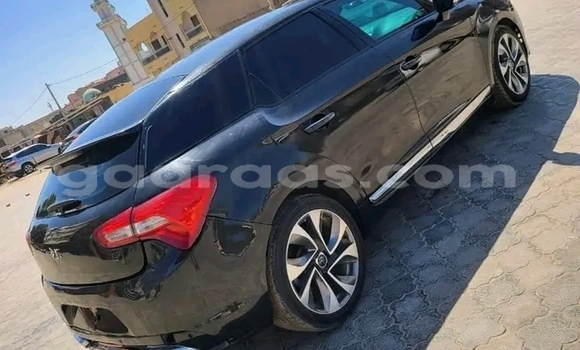 Buy Used Citroen DS5 Black Car in Dakar in Dakar Buy Used Citroen DS5 Black Car in Dakar in Dakar