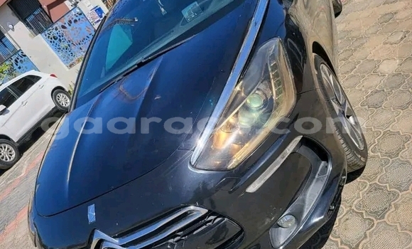 Buy Used Citroen DS5 Black Car in Dakar in Dakar Buy Used Citroen DS5 Black Car in Dakar in Dakar
