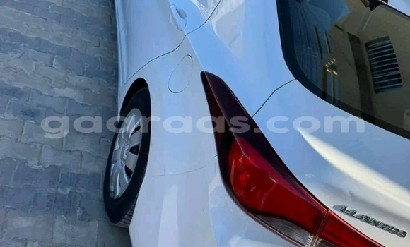 Buy Used Hyundai Elantra White Car in Dakar in Dakar Buy Used Hyundai Elantra White Car in Dakar in Dakar