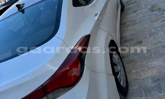 Buy Used Hyundai Elantra White Car in Dakar in Dakar Buy Used Hyundai Elantra White Car in Dakar in Dakar