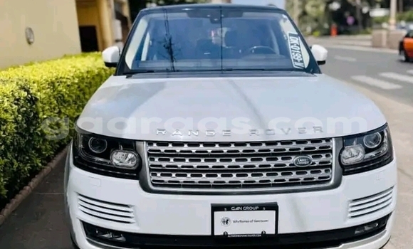 Dieundeu Occasion Range Rover Evoque White Auto in Dakar in Dakar