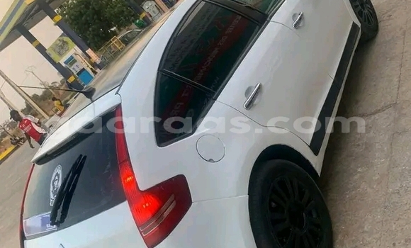 Buy Used Citroen C4 White Car in Dakar in Dakar Buy Used Citroen C4 White Car in Dakar in Dakar