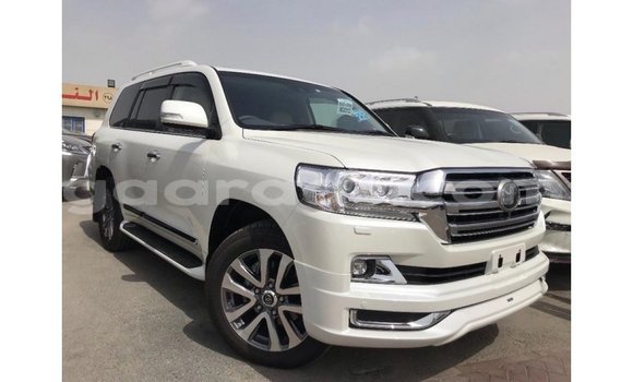 Acheter Import Utilitaire Toyota Land Cruiser Blanc à Import - Dubai, Dakar Acheter Import Utilitaire Toyota Land Cruiser Blanc à Import - Dubai, Dakar