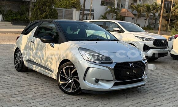 Buy Import Citroen DS3 White Car in Dakar in Dakar Buy Import Citroen DS3 White Car in Dakar in Dakar