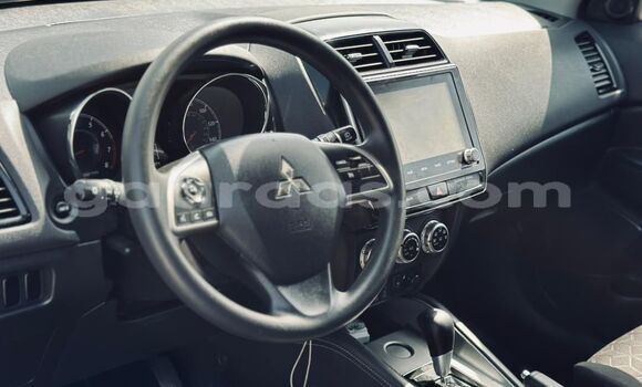 Buy Import Mitsubishi Outlander Silver Car in Dakar in Dakar Buy Import Mitsubishi Outlander Silver Car in Dakar in Dakar