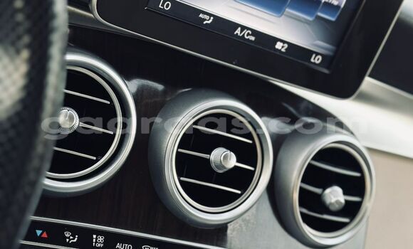 Buy Import Mercedes‒Benz GLC White Car in Dakar in Dakar Buy Import Mercedes‒Benz GLC White Car in Dakar in Dakar