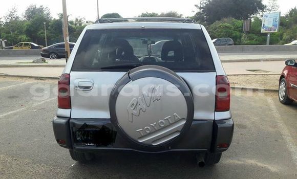 Acheter Occasion Voiture Toyota RAV4 Gris à Gueule Tapee Fass Colobane au Dakar Acheter Occasion Voiture Toyota RAV4 Gris à Gueule Tapee Fass Colobane au Dakar