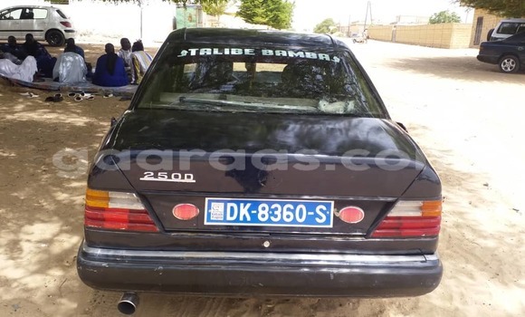 Acheter Occasion Voiture Mercedes‒Benz 250 Noir à Dakar, Dakar Acheter Occasion Voiture Mercedes‒Benz 250 Noir à Dakar, Dakar