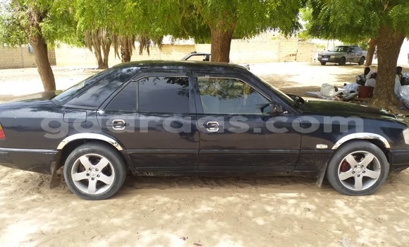 Acheter Occasion Voiture Mercedes‒Benz 250 Noir à Dakar, Dakar Acheter Occasion Voiture Mercedes‒Benz 250 Noir à Dakar, Dakar