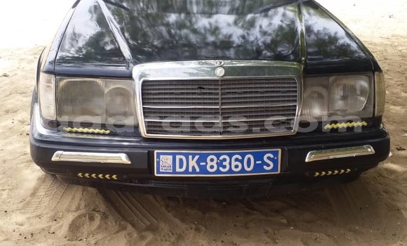 Acheter Occasion Voiture Mercedes‒Benz 250 Noir à Dakar, Dakar Acheter Occasion Voiture Mercedes‒Benz 250 Noir à Dakar, Dakar