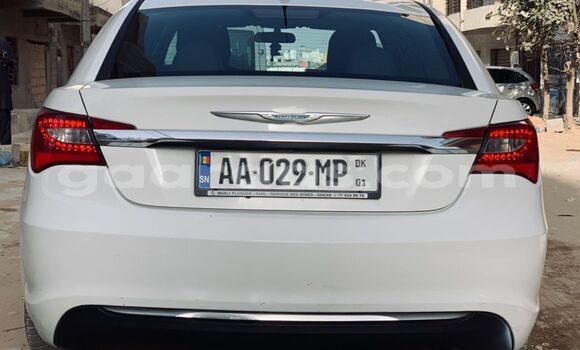 Buy Import Chrysler 200 White Car in Dakar in Dakar Buy Import Chrysler 200 White Car in Dakar in Dakar