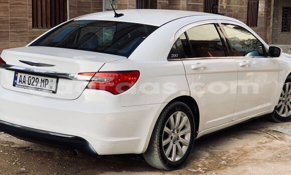Buy Import Chrysler 200 White Car in Dakar in Dakar Buy Import Chrysler 200 White Car in Dakar in Dakar