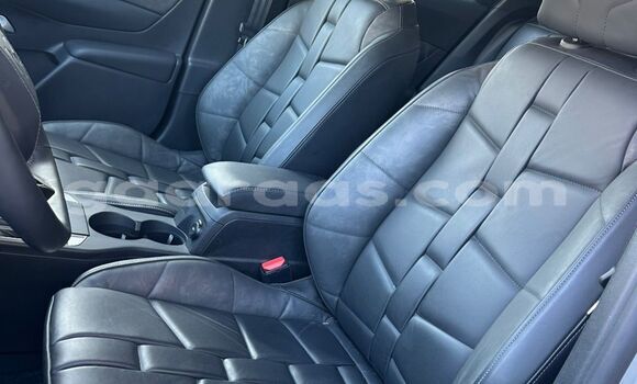 Buy Used Toyota Chr White Car in Dakar in Dakar Buy Used Toyota Chr White Car in Dakar in Dakar