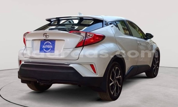 Buy Used Toyota Chr White Car in Dakar in Dakar Buy Used Toyota Chr White Car in Dakar in Dakar