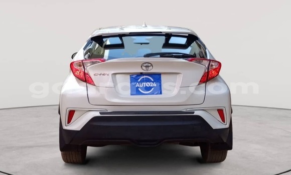 Buy Used Toyota Chr White Car in Dakar in Dakar Buy Used Toyota Chr White Car in Dakar in Dakar