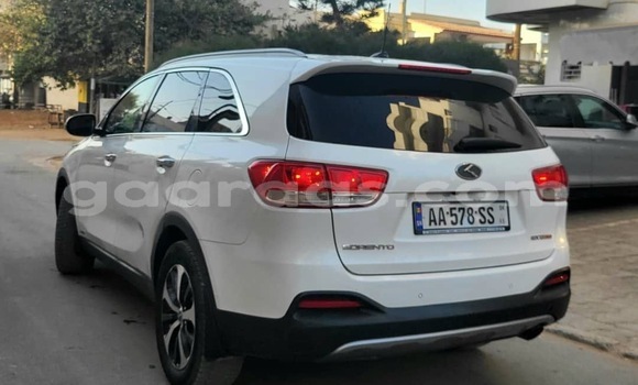 Dieundeu Occasion Kia Sorento White Auto in Dakar in Dakar Dieundeu Occasion Kia Sorento White Auto in Dakar in Dakar