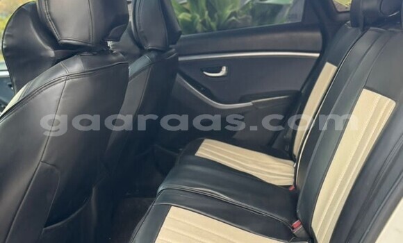 Dieundeu Occasion Hyundai Elantra Silver Auto in Dakar in Dakar Dieundeu Occasion Hyundai Elantra Silver Auto in Dakar in Dakar