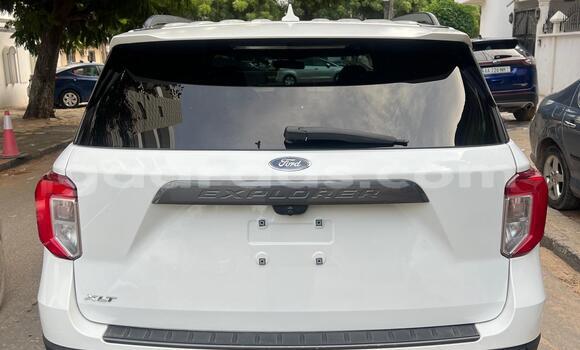 Dieundeu Beess Ford Explorer White Auto in Dakar in Dakar Dieundeu Beess Ford Explorer White Auto in Dakar in Dakar