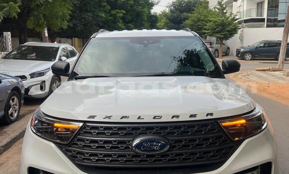 Dieundeu Beess Ford Explorer White Auto in Dakar in Dakar Dieundeu Beess Ford Explorer White Auto in Dakar in Dakar