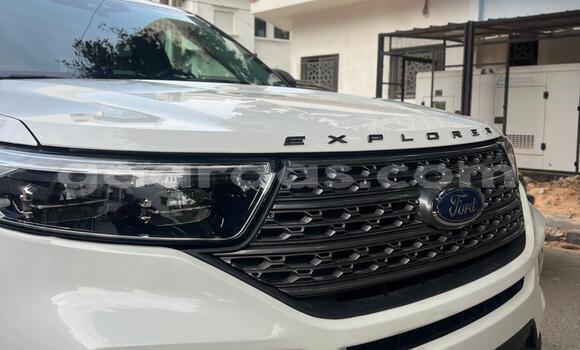 Dieundeu Beess Ford Explorer White Auto in Dakar in Dakar Dieundeu Beess Ford Explorer White Auto in Dakar in Dakar