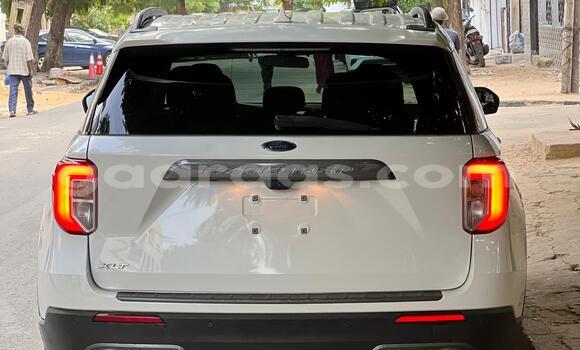 Dieundeu Beess Ford Explorer White Auto in Dakar in Dakar Dieundeu Beess Ford Explorer White Auto in Dakar in Dakar