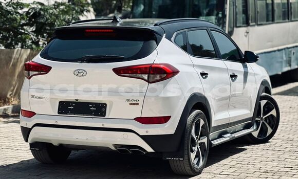 Buy Import Hyundai Tucson White Car in Dakar in Dakar Buy Import Hyundai Tucson White Car in Dakar in Dakar