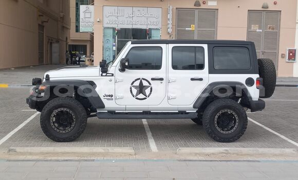 Dieundeu Occasion Jeep Wrangler White Auto in Dakar in Dakar Dieundeu Occasion Jeep Wrangler White Auto in Dakar in Dakar