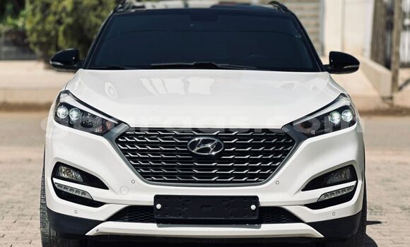 Buy Import Hyundai Tucson White Car in Dakar in Dakar