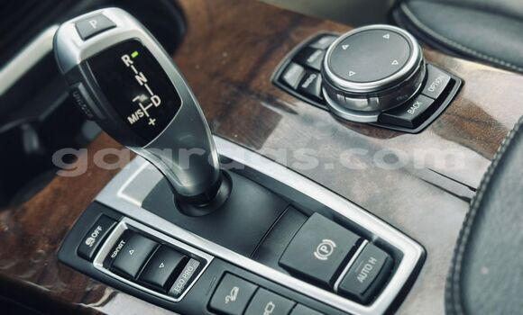 Buy Import BMW X3 White Car in Dakar in Dakar Buy Import BMW X3 White Car in Dakar in Dakar