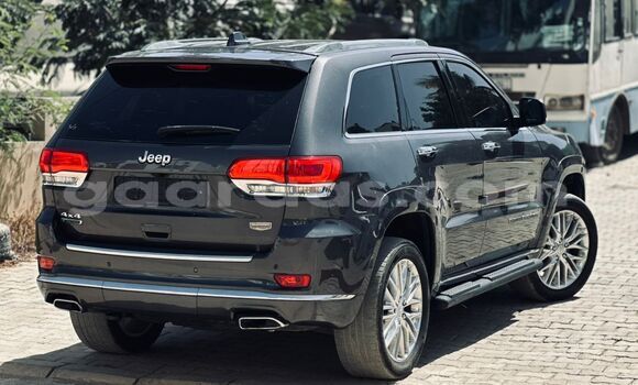 Acheter Import Voiture Jeep Grand Cherokee Noir à Dakar, Dakar Acheter Import Voiture Jeep Grand Cherokee Noir à Dakar, Dakar