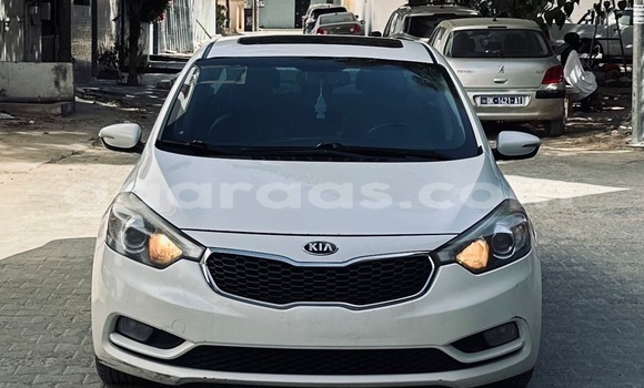 Buy Used Kia Forte White Car in Dakar in Dakar