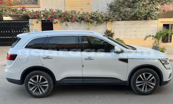 Buy New Renault Samsung QM6 Silver Car in Dakar in Dakar Buy New Renault Samsung QM6 Silver Car in Dakar in Dakar